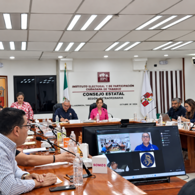 Sesión extraordinaria del Consejo Estatal del IEPCT en Villahermosa, durante la discusión sobre la designación de la Secretaría Ejecutiva.