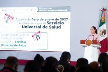 Claudia Sheinbaum durante la presentación del Servicio Universal de Salud y sus nuevos consultorios