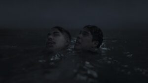 Imagen promocional de Contra el huracán, película mexicana dirigida por Jorge Michel Grau para Netflix.