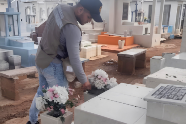 Operativo contra el dengue en panteones de Centro previo al Día de Muertos 2026.