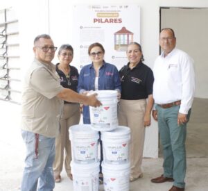 Verónica Alejandra Ramírez Sánchez y las Damas Voluntarias durante las actividades de adecuación del inmueble destinado al Centro Comunitario DIF Pilares de Nacajuca.
