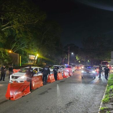 Operativo alcoholímetro de la Guardia Estatal de Caminos en arterias de Villahermosa, Tabasco.