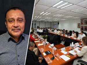 Retrato de Rigoberto De la O Gallegos junto a una imagen de sesión del Consejo Estatal del IEPCT Tabasco, en el contexto de la definición de la Secretaría Ejecutiva.