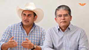 José Armín Marín Saury, alcalde de Emiliano Zapata, y Alfonso Baca Sevilla, alcalde con licencia de Paraíso, junto al símbolo de Movimiento Ciudadano.
