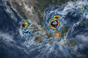 Satélite: tormenta tropical Isaías en el Golfo de México, con lluvias en el sureste y focos de tormenta en el Pacífico