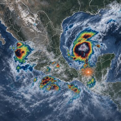 Satélite: tormenta tropical Isaías en el Golfo de México, con lluvias en el sureste y focos de tormenta en el Pacífico