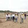 Javier May Rodríguez recorre las obras del Centro de Convenciones de Villahermosa junto con funcionarios y personal técnico.