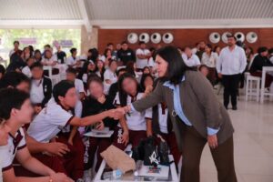 Estudiantes del Cobatab y Colegio Tabasco participan en el Foro Nuestra voz en la era digital en Villahermosa