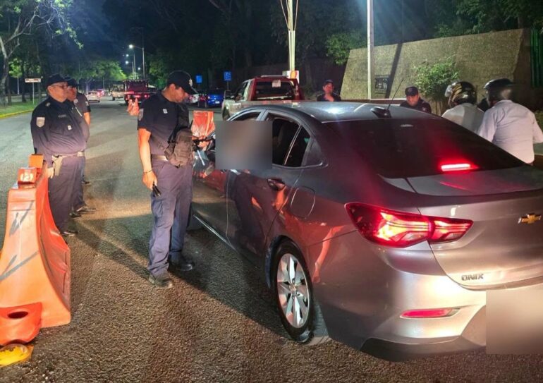 Operativo Alcoholímetro de la Guardia Estatal de Caminos en el municipio de Centro, Tabasco