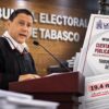 Oswald Lara Borges frente al Tribunal Electoral de Tabasco junto al Informe de Resultados del OSFE sobre la Cuenta Pública 2025.