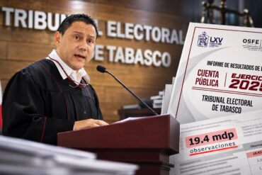 Oswald Lara Borges frente al Tribunal Electoral de Tabasco junto al Informe de Resultados del OSFE sobre la Cuenta Pública 2025.