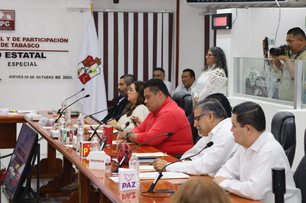Representantes de partidos políticos durante la sesión del Consejo Estatal que inició el proceso electoral 2026-2027.