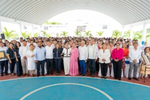 Participación de autoridades educativas en el aniversario de la Universidad Vasconcelos de Tabasco en Paraíso.