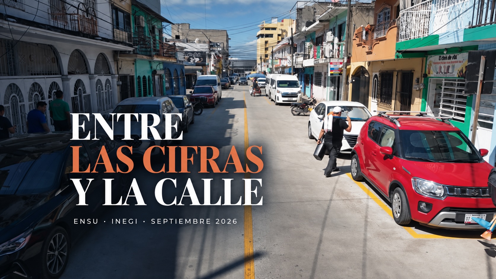 Calle de Villahermosa con autos estacionados, una línea amarilla al centro y gente caminando en un día soleado.
