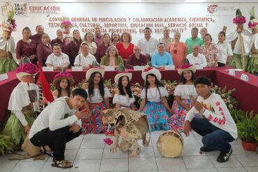 Autoridades de SETAB y DGETI durante la firma del convenio de vinculación académica y tecnológica en Tabasco.